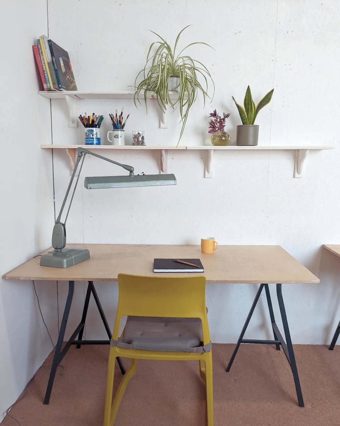 We have a desk space available at Resort. Do you have a creative practice? Do you want to be part of a creative community? Do you need a desk? Are you based in Margate? Then this could be for you.

There is also the option to use the @helloprintstudi